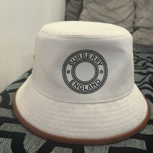 BURBERRY BUCKETHAT